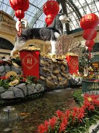 Chinese New Year 2018 Bellagio Casio Hotel In Las Vegas Holiday Decor Las Vegas Hotels Christmas Wreaths