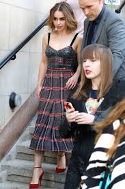 She studied at the drama centre london, appearing in a number of stage productions. Here S How The Khaleesi Wears Plaid Taller Clothes Fashion Celebs