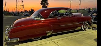 Car with fender skirts at car museum