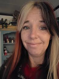 ITS MONDAY... TIME TO CURE THOSE MONDAY BLUES.. SO CHEER UP... SO HAVE A  LOVELY DAY..😀😀😀