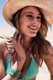 Kim Baas's Instagram, Twitter & Facebook