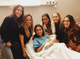 Está separada de alexandre esteves de oliveira , depois de quase 10 anos de casamento. Irma De Carolina Patrocinio E Mae Pela Segunda Vez