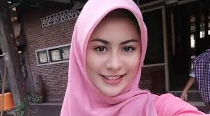 Beda makeup imel putri dulu dan kini ini bikin penampilannya terlihat beda. Sinopsis Tuhan Ada Di Mana Mana Ep 35 Oki Ketemu Dinah Lagi News Entertainment Fimela Com