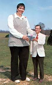 World S Tallest Woman No Sheep Tall Women Tall People Human Oddities