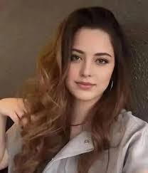 Allison Stanfield's Instagram, Twitter & Facebook