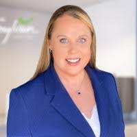 Kari Weigel's Instagram, Twitter & Facebook