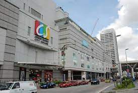 Mbk vicky kalau aku dr sing ke johor ingin mengunjungi lego land dan hello kitty land lwt jalan darat, mana yg lbh nyaman dngn kereta atau ka, anakku plng kecil 2thn. Transportasi Dari Singapore Ke Johor Bahru Naik Taksi Van Dan Bus