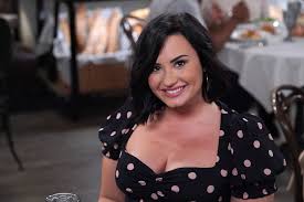 Maja 2008 in z izvedbo pesmi »get back« v oddaji the ellen degeneres show 1. You Have To Hear What Demi Lovato Had To Say About Her Disney Channel Roots Glitter Magazine