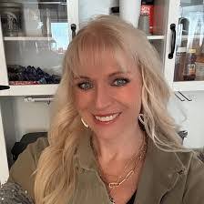 Dawn Eisenhauer's Instagram, Twitter & Facebook