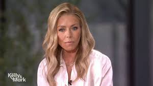 Howie Mandel's 'Great for 70' Remark Sparks On-Air Debate with Kelly Ripa