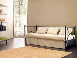 Kunstleder 3 sitzer sofa in grau patria. Linear Metall Sofa Zuruck Mit Gepolsterten Kissen Idfdesign