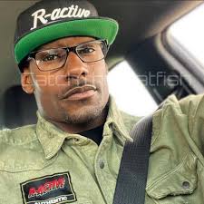 Scammers are using the pictures Earl M...