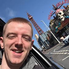 Heading to Pleasure Beach. Am buzzing 😂