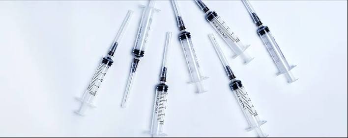 Novocaine Dental Guide: How Long It Lasts & Side Effects
