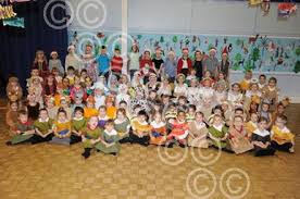 26656385-Pic Luan Marshall, copyright Newsquest Essex 13 12 1013 Graham  james Primary, The Sorrells, Corringham An Empty Stable, Reception, yr1 and  ...