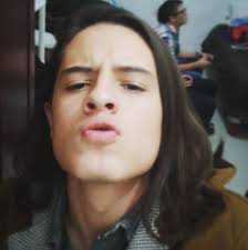 Hola, Irving Castro, dentista de Goku. 🫰🏻 🥑Código de descuento en  @vibeliscrubs IRVING96