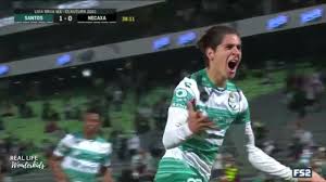 Santiago munoz has burst onto the scene for liga mx giants santos laguna in recent weeks and the el paso born forward, just 18 years old, has interest from several clubs in europe. Santiago Munoz Possible Wonderkid An Impressive Performance Against Nexaca Sa Youtube