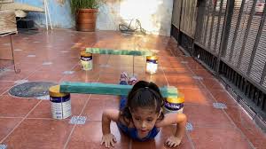 Ya, e n el primer nivel de infantil (3 años), mostramos actividades y juegos desde un enfoque constructivista que permita que lo aprendan de forma significativa. Ejercicios De Psicomotricidad En Casa Youtube