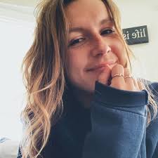 Anna Dziok's Instagram, Twitter & Facebook