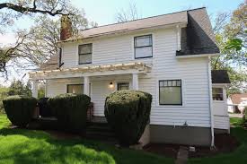 But of course, like the book, twilight continued creating its movies until the recently released breaking dawn part 1. Twilight Swan House Houses For Rent In St Helens Oregon United States