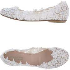 42 Pairs Of Wedding Flats To Keep You Comfy Cute On Your Big Day Wedding Shoes Bridal Shoes Lace Ballet Flats