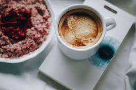 Guten Morgen Bilder Eine Tasse Kaffee Und Ein Stuck Kuchen Zum Fruhstuck In 2020 Fettreiche Lebensmittel Lebensmittel Essen Tasse Kaffee