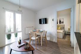 No tiene más que marcar el número de atención al cliente y contarnos su problema, para dejarlo todo en las manos expertas de nuestro equipo de cerrajeros. Apartment Sa14 1 Voilakey Barrio Del Pilar Madrid Spain Booking Com
