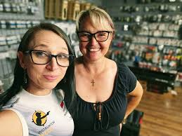 If you don't know Halinka, and you want to participate in good ipsc  competitions in Poland, you have to meet her!😁 Halinka is not only the  owner of Halinka ARMS store with