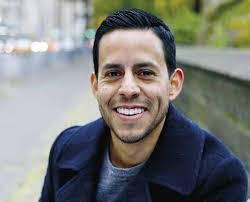 Robin Texeira's Instagram, Twitter & Facebook