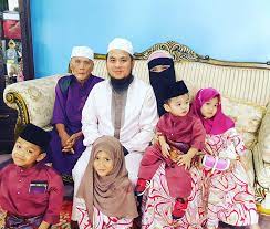 Hari ini beliau ucap syahadah. Cara Ustaz Ebit Lew Berkongsi Cerita Ni Memang Menyentuh Hati Sampai Anak Kecil Menangis Hargai Ibu Ayah Kita Pa Ma
