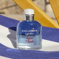 Nutami głowy są zielone jabłko, bergamotka, mandarynka i grejpfrut; Dolce Gabbana Light Blue Love Is Love à¸„ à¸à¸¥ à¸™à¸«à¸­à¸¡à¹ƒà¸«à¸¡ à¸— à¸Šà¸§à¸™à¹ƒà¸« à¸¥ à¸¡à¸¥à¸­à¸‡