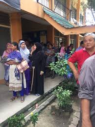 Semoga cikgu2 terus cemerlang demi kejayaan anak2 semerbak. Themalaysianreserve On Twitter Long Line Of Voters Queuing At Polling Centre In Smk Seri Gombak Ge14