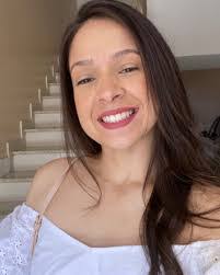 Bruna Franco's Instagram, Twitter & Facebook