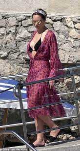 Katharine Mcphee Picture Exclusive Singer Enjoys Stroll With New Husband David Foster In Capri Daily Mail Online