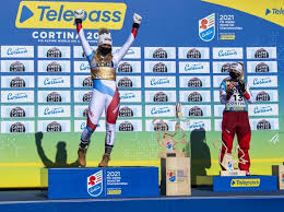 Wendy holdener befindet sich auf tour durch asien. Corinne Suter Chi E La Nuova Campionessa Di Discesa Ai Mondiali Di Cortina Vitelli In Regalo Fidanzato Milanista Sport Estremi Corriere It