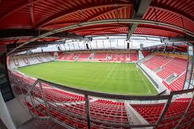 Erlebe den schnellsten mannschaftssport der welt hautnah. Guides Fuhrungen Continental Arena Fuhrung In Regensburg