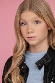 Hailey Gray's Instagram, Twitter & Facebook