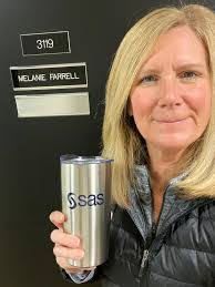 Melanie Farrell's Instagram, Twitter & Facebook