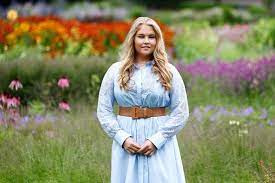 Prinses amalia is vandaag zestien jaar geworden! 107 000 Euro Voor Prinses Amalia In 2021 Omdat Ze In Dat Jaar 24 Dagen 18 Is Show Ad Nl