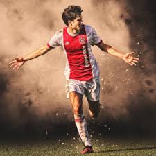 Jurgen ekkelenkamp is a dutch professional footballer who plays as a midfielder for ajax. Jurgen Ekkelenkamp Height How Tall Is Jurgen Ekkelenkamp