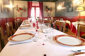 Un village berrichon pittoresque et chargé d'histoire. Auberge La Forge Lys Saint Georges Wonderbox