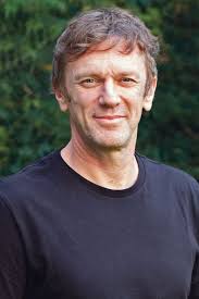 Ya puedes ver los simuladores,y muchas series tv,mas… josé fehler (jorge d'elía) es un fiel y viejo empleado de una empresa láctea. The Pretenders 2002 Tv Show Where To Watch Streaming Online Plot