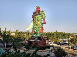 Mayjend sungkono surabaya, kamis, (10/12/2020). After Igniting Controversy On Social Media Giant Statue Of Chinese Deity Covered Up In East Java Coconuts Jakarta