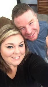 hello! I know this is very last minute but i am currently looking for  someone who can do a mini glam makeup look for tomorrow! TIA