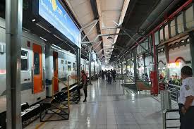 Sekarang ada dua opsi cara membatalkan tiket kereta api, bisa offline di loket stasiun, bisa juga online di aplikasi kai acces. Mau Naik Kereta Api Ini Cara Beli Tiket Ka Offline Dan Online Halaman All Kompas Com