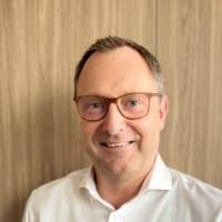 1600+ profilů „Mensing“