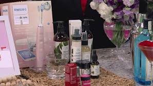 41 romantic valentine's day gifts that go beyond the bouquet. Valentine S Day 2020 The Best Gifts For Your Partner And Yourself National Globalnews Ca