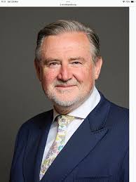 Imagine being that bothered by people who are just out there thriving. Keep  barking Liam, the stars aren't hearing you.