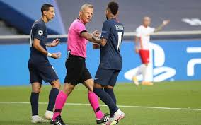 Mardi 26 avril 2016 aller. Barcelone Psg Bjorn Kuipers Un Arbitre Experimente Bien Connu Des Parisiens Le Parisien
