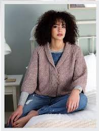 This quick & easy free knitting pattern & video tutorial will teach you how to knit a cardigan, even if you are a beginner knitter! Short Cardigan Free Knitting Pattern Knitting And Crochet